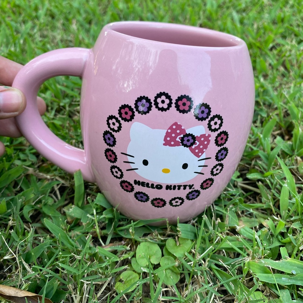 Hello Kitty Mug - Picture 4 of 8